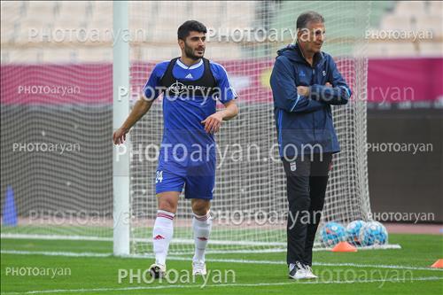 <span style='background: #33747a;box-shadow: 2px 3px 5px black;font-weight: 300;font-size: 10px;border-radius: 2px;margin: 2px;color: #fff;padding: 2px 5px;font - size: 10px;line - height: 22px; '>کارلوس کی روش</span> <span style='background: #33747a;box-shadow: 2px 3px 5px black;font-weight: 300;font-size: 10px;border-radius: 2px;margin: 2px;color: #fff;padding: 2px 5px;font - size: 10px;line - height: 22px; '>میلاد زکی پور</span> 