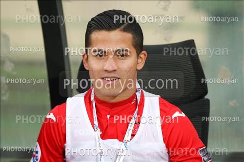 <span style='background: #33747a;font-weight: 300;font-size: 10px;box-shadow: 2px 3px 5px black;border-radius: 2px;margin: 2px;color: #fff;padding: 2px 5px;font - size: 10px;line - height: 22px; '>حمید طاهرخانی</span> 