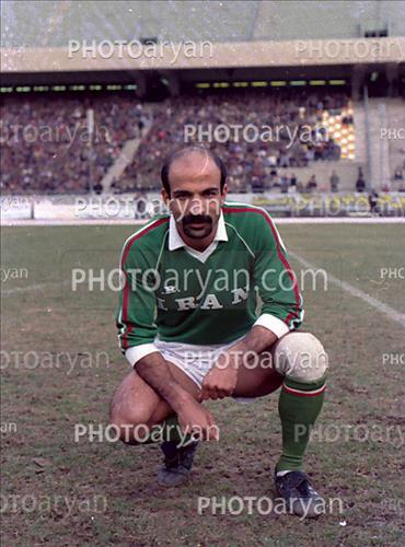 <span style='background: #33747a;font-weight: 300;font-size: 10px;box-shadow: 2px 3px 5px black;border-radius: 2px;margin: 2px;color: #fff;padding: 2px 5px;font - size: 10px;line - height: 22px; '>عبدالعلی چنگیز</span> 