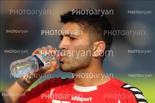 <span style='background: #33747a;box-shadow: 2px 3px 5px black;font-weight: 300;font-size: 10px;border-radius: 2px;margin: 2px;color: #fff;padding: 2px 5px;font - size: 10px;line - height: 22px; '>محسن مسلمان</span> 