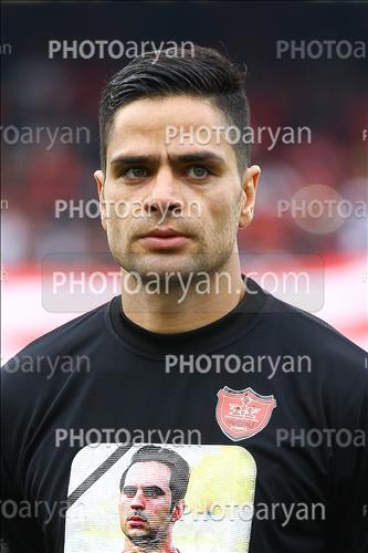 <span style='background: #33747a;font-weight: 300;font-size: 10px;box-shadow: 2px 3px 5px black;border-radius: 2px;margin: 2px;color: #fff;padding: 2px 5px;font - size: 10px;line - height: 22px; '>کمال کامیابی نیا</span> 