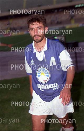 <span style='background: #33747a;box-shadow: 2px 3px 5px black;font-weight: 300;font-size: 10px;border-radius: 2px;margin: 2px;color: #fff;padding: 2px 5px;font - size: 10px;line - height: 22px; '>امیر قلعه نویی</span> 