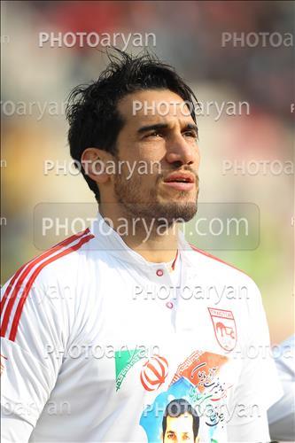 <span style='background: #33747a;font-weight: 300;font-size: 10px;box-shadow: 2px 3px 5px black;border-radius: 2px;margin: 2px;color: #fff;padding: 2px 5px;font - size: 10px;line - height: 22px; '>فرزاد حاتمی</span> 