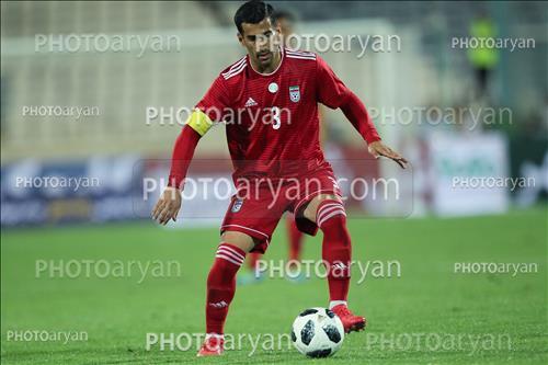 <span style='background: #33747a;font-weight: 300;font-size: 10px;box-shadow: 2px 3px 5px black;border-radius: 2px;margin: 2px;color: #fff;padding: 2px 5px;font - size: 10px;line - height: 22px; '>احسان حاج صفی</span> 