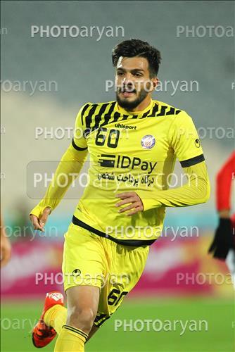 <span style='background: #33747a;box-shadow: 2px 3px 5px black;font-weight: 300;font-size: 10px;border-radius: 2px;margin: 2px;color: #fff;padding: 2px 5px;font - size: 10px;line - height: 22px; '>حامد آقایی</span> 