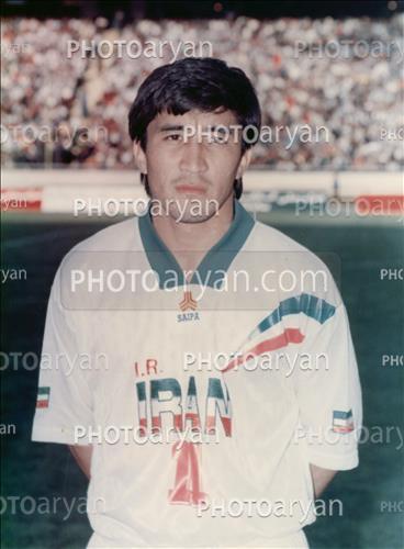 <span style='background: #33747a;box-shadow: 2px 3px 5px black;font-weight: 300;font-size: 10px;border-radius: 2px;margin: 2px;color: #fff;padding: 2px 5px;font - size: 10px;line - height: 22px; '>خداداد عزیزی  Khodadad Azizi</span> 