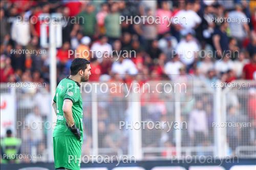 <span style='background: #33747a;font-weight: 300;font-size: 10px;box-shadow: 2px 3px 5px black;border-radius: 2px;margin: 2px;color: #fff;padding: 2px 5px;font - size: 10px;line - height: 22px; '>علیرضا حقیقی</span> 