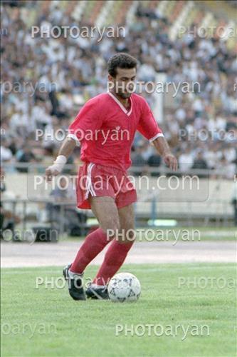 <span style='background: #33747a;box-shadow: 2px 3px 5px black;font-weight: 300;font-size: 10px;border-radius: 2px;margin: 2px;color: #fff;padding: 2px 5px;font - size: 10px;line - height: 22px; '>حمیدروزبهانی</span> 