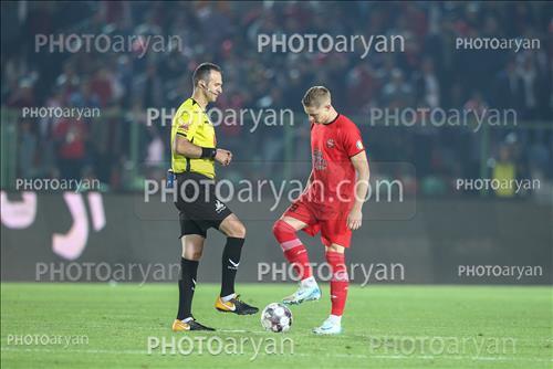 استقلال 0-تراکتور 2    (1403/08/10) - 