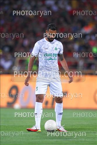 <span style='background: #33747a;box-shadow: 2px 3px 5px black;font-weight: 300;font-size: 10px;border-radius: 2px;margin: 2px;color: #fff;padding: 2px 5px;font - size: 10px;line - height: 22px; '>وحید محمدزاده</span> 