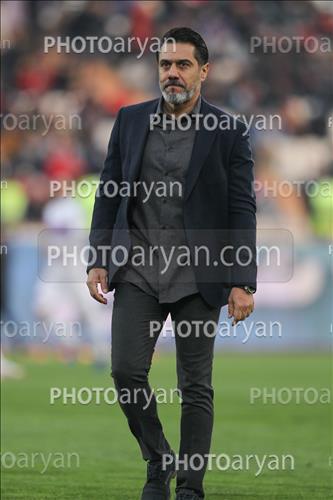 <span style='background: #33747a;font-weight: 300;font-size: 10px;box-shadow: 2px 3px 5px black;border-radius: 2px;margin: 2px;color: #fff;padding: 2px 5px;font - size: 10px;line - height: 22px; '>افشین پیروانی</span> 