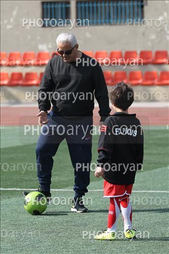 <span style='background: #33747a;font-weight: 300;font-size: 10px;box-shadow: 2px 3px 5px black;border-radius: 2px;margin: 2px;color: #fff;padding: 2px 5px;font - size: 10px;line - height: 22px; '>فرشاد پیوس  Farshad Pious</span> 