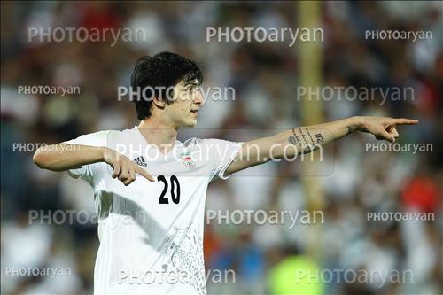 <span style='background: #33747a;font-weight: 300;font-size: 10px;box-shadow: 2px 3px 5px black;border-radius: 2px;margin: 2px;color: #fff;padding: 2px 5px;font - size: 10px;line - height: 22px; '>سردار آزمون</span> 