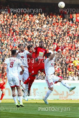 <span style='background: #33747a;box-shadow: 2px 3px 5px black;font-weight: 300;font-size: 10px;border-radius: 2px;margin: 2px;color: #fff;padding: 2px 5px;font - size: 10px;line - height: 22px; '>احسان حاج صفی</span> <span style='background: #33747a;box-shadow: 2px 3px 5px black;font-weight: 300;font-size: 10px;border-radius: 2px;margin: 2px;color: #fff;padding: 2px 5px;font - size: 10px;line - height: 22px; '>شجاع خلیل زاده</span> <span style='background: #33747a;box-shadow: 2px 3px 5px black;font-weight: 300;font-size: 10px;border-radius: 2px;margin: 2px;color: #fff;padding: 2px 5px;font - size: 10px;line - height: 22px; '>Christian Osaguona (کریستین اوساگونا)</span> 