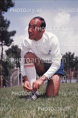 <span style='background: #33747a;box-shadow: 2px 3px 5px black;font-weight: 300;font-size: 10px;border-radius: 2px;margin: 2px;color: #fff;padding: 2px 5px;font - size: 10px;line - height: 22px; '>رضا وطن خواه</span> 