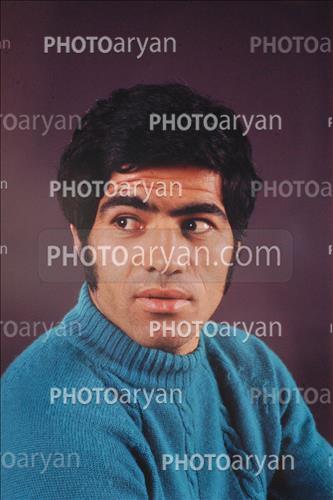 <span style='background: #33747a;box-shadow: 2px 3px 5px black;font-weight: 300;font-size: 10px;border-radius: 2px;margin: 2px;color: #fff;padding: 2px 5px;font - size: 10px;line - height: 22px; '>ابراهیم آشتیانی</span> 