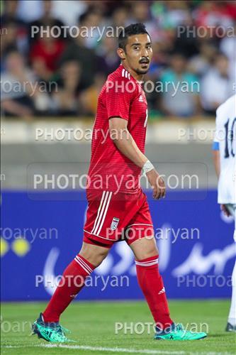 <span style='background: #33747a;font-weight: 300;font-size: 10px;box-shadow: 2px 3px 5px black;border-radius: 2px;margin: 2px;color: #fff;padding: 2px 5px;font - size: 10px;line - height: 22px; '>رضا قوچان نژاد</span> 