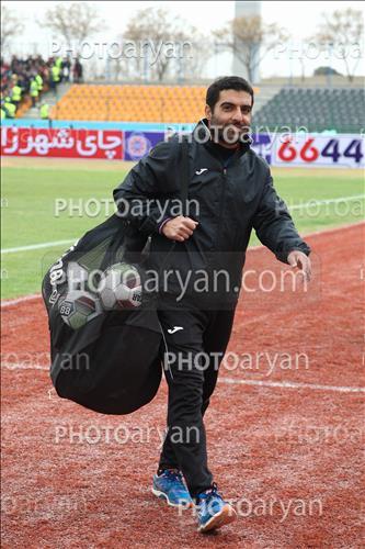 <span style='background: #33747a;box-shadow: 2px 3px 5px black;font-weight: 300;font-size: 10px;border-radius: 2px;margin: 2px;color: #fff;padding: 2px 5px;font - size: 10px;line - height: 22px; '>علی سجادی</span> 