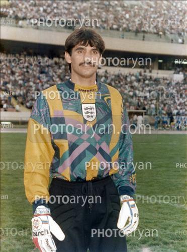 <span style='background: #33747a;box-shadow: 2px 3px 5px black;font-weight: 300;font-size: 10px;border-radius: 2px;margin: 2px;color: #fff;padding: 2px 5px;font - size: 10px;line - height: 22px; '>بهزاد غلامپور</span> 