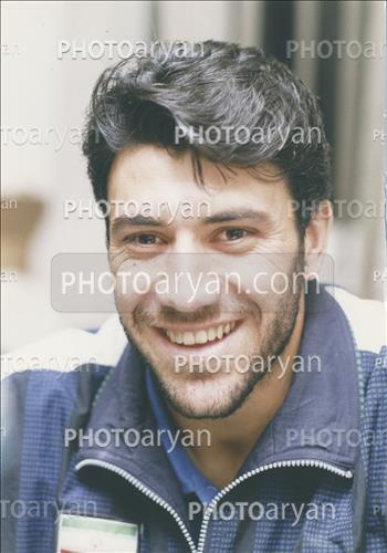 <span style='background: #33747a;box-shadow: 2px 3px 5px black;font-weight: 300;font-size: 10px;border-radius: 2px;margin: 2px;color: #fff;padding: 2px 5px;font - size: 10px;line - height: 22px; '>محمد نوازی</span> 