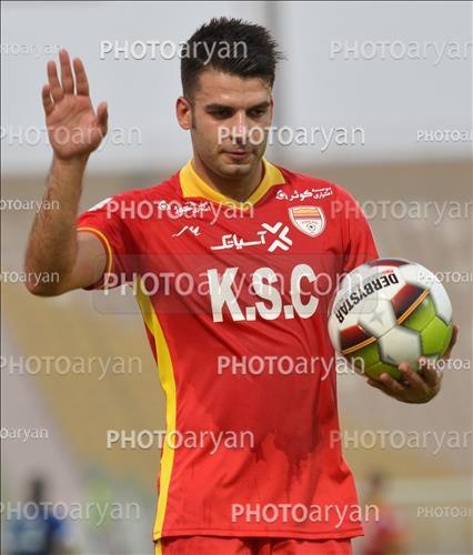 <span style='background: #33747a;box-shadow: 2px 3px 5px black;font-weight: 300;font-size: 10px;border-radius: 2px;margin: 2px;color: #fff;padding: 2px 5px;font - size: 10px;line - height: 22px; '>پیمان شیرزادی</span> 