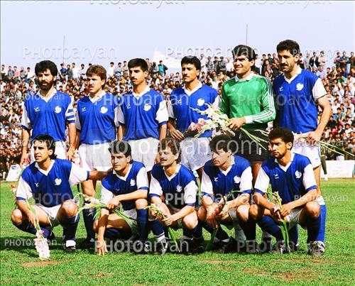 <span style='background: #33747a;font-weight: 300;font-size: 10px;box-shadow: 2px 3px 5px black;border-radius: 2px;margin: 2px;color: #fff;padding: 2px 5px;font - size: 10px;line - height: 22px; '>احمدرضا عابدزاده Ahmad Reza Abedzadeh</span> 