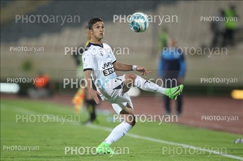 <span style='background: #33747a;box-shadow: 2px 3px 5px black;font-weight: 300;font-size: 10px;border-radius: 2px;margin: 2px;color: #fff;padding: 2px 5px;font - size: 10px;line - height: 22px; '>سجاد آشوری</span> 