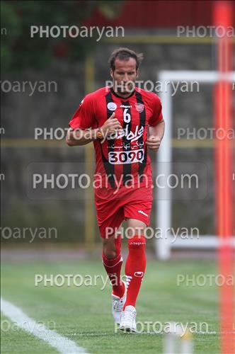 <span style='background: #33747a;box-shadow: 2px 3px 5px black;font-weight: 300;font-size: 10px;border-radius: 2px;margin: 2px;color: #fff;padding: 2px 5px;font - size: 10px;line - height: 22px; '>محسن بنگر</span> 