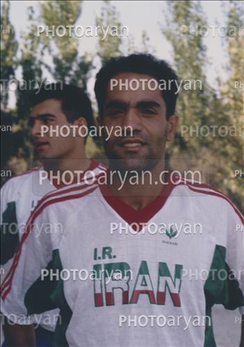 <span style='background: #33747a;box-shadow: 2px 3px 5px black;font-weight: 300;font-size: 10px;border-radius: 2px;margin: 2px;color: #fff;padding: 2px 5px;font - size: 10px;line - height: 22px; '>بهنام ابوالقاسم پور</span> 