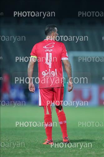 <span style='background: #33747a;font-weight: 300;font-size: 10px;box-shadow: 2px 3px 5px black;border-radius: 2px;margin: 2px;color: #fff;padding: 2px 5px;font - size: 10px;line - height: 22px; '>سید جلال حسینی</span> 