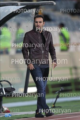 <span style='background: #33747a;box-shadow: 2px 3px 5px black;font-weight: 300;font-size: 10px;border-radius: 2px;margin: 2px;color: #fff;padding: 2px 5px;font - size: 10px;line - height: 22px; '>محسن خلیلی</span> 