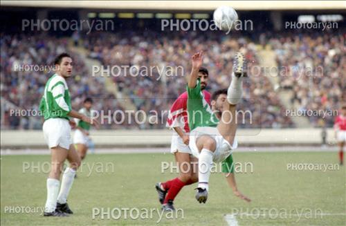 <span style='background: #33747a;box-shadow: 2px 3px 5px black;font-weight: 300;font-size: 10px;border-radius: 2px;margin: 2px;color: #fff;padding: 2px 5px;font - size: 10px;line - height: 22px; '>آرش نوآموز</span> 