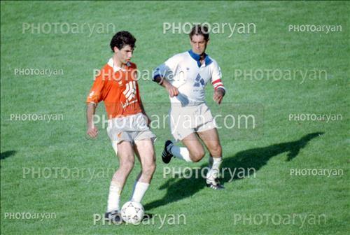 <span style='background: #33747a;box-shadow: 2px 3px 5px black;font-weight: 300;font-size: 10px;border-radius: 2px;margin: 2px;color: #fff;padding: 2px 5px;font - size: 10px;line - height: 22px; '>مرتضی یکه</span> 