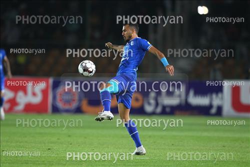 استقلال 0-تراکتور 2    (1403/08/10)