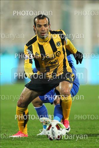 <span style='background: #33747a;box-shadow: 2px 3px 5px black;font-weight: 300;font-size: 10px;border-radius: 2px;margin: 2px;color: #fff;padding: 2px 5px;font - size: 10px;line - height: 22px; '>رسول نوید کیا</span> 