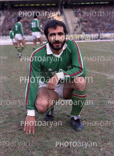 <span style='background: #33747a;box-shadow: 2px 3px 5px black;font-weight: 300;font-size: 10px;border-radius: 2px;margin: 2px;color: #fff;padding: 2px 5px;font - size: 10px;line - height: 22px; '>اصغر حاجیلو</span> 