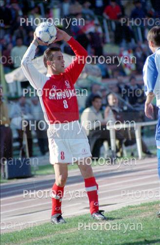 <span style='background: #33747a;font-weight: 300;font-size: 10px;box-shadow: 2px 3px 5px black;border-radius: 2px;margin: 2px;color: #fff;padding: 2px 5px;font - size: 10px;line - height: 22px; '>علی کریمی Ali Karimi</span> 