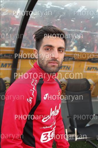 <span style='background: #33747a;font-weight: 300;font-size: 10px;box-shadow: 2px 3px 5px black;border-radius: 2px;margin: 2px;color: #fff;padding: 2px 5px;font - size: 10px;line - height: 22px; '>سامان نریمان جهان</span> 