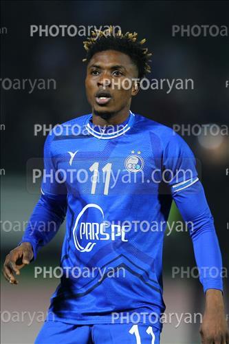 استقلال 1-الشرطه عراق 1    (1403/11/15)