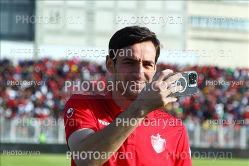 <span style='background: #33747a;box-shadow: 2px 3px 5px black;font-weight: 300;font-size: 10px;border-radius: 2px;margin: 2px;color: #fff;padding: 2px 5px;font - size: 10px;line - height: 22px; '>گیورگی گولسیانی Giorgi Gvelesiani</span> 