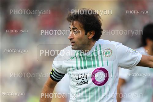 <span style='background: #33747a;box-shadow: 2px 3px 5px black;font-weight: 300;font-size: 10px;border-radius: 2px;margin: 2px;color: #fff;padding: 2px 5px;font - size: 10px;line - height: 22px; '>مهدی رجب زاده</span> 