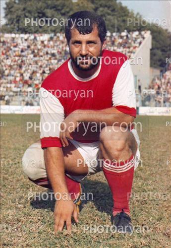 <span style='background: #33747a;font-weight: 300;font-size: 10px;box-shadow: 2px 3px 5px black;border-radius: 2px;margin: 2px;color: #fff;padding: 2px 5px;font - size: 10px;line - height: 22px; '>علی پروین  Ali Parvin</span> 