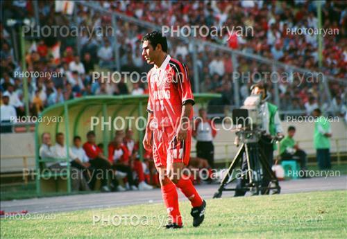 <span style='background: #33747a;box-shadow: 2px 3px 5px black;font-weight: 300;font-size: 10px;border-radius: 2px;margin: 2px;color: #fff;padding: 2px 5px;font - size: 10px;line - height: 22px; '>هادی مهدوی کیا</span> 