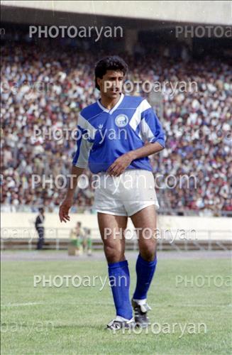 <span style='background: #33747a;font-weight: 300;font-size: 10px;box-shadow: 2px 3px 5px black;border-radius: 2px;margin: 2px;color: #fff;padding: 2px 5px;font - size: 10px;line - height: 22px; '>عبدالصمد مرفاوی</span> 