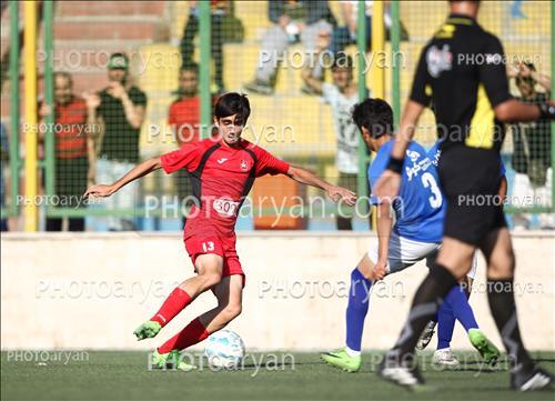 <span style='background: #33747a;font-weight: 300;font-size: 10px;box-shadow: 2px 3px 5px black;border-radius: 2px;margin: 2px;color: #fff;padding: 2px 5px;font - size: 10px;line - height: 22px; '>یاشار طاحونی</span> 