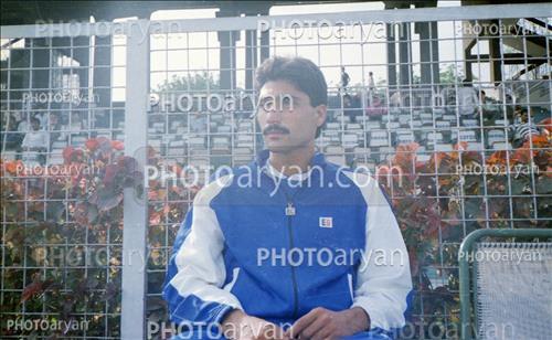 <span style='background: #33747a;box-shadow: 2px 3px 5px black;font-weight: 300;font-size: 10px;border-radius: 2px;margin: 2px;color: #fff;padding: 2px 5px;font - size: 10px;line - height: 22px; '>خسرو پارسا</span> 