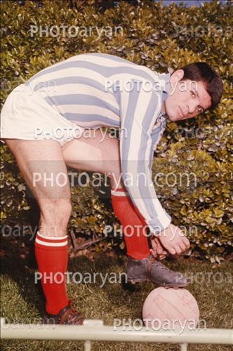 <span style='background: #33747a;box-shadow: 2px 3px 5px black;font-weight: 300;font-size: 10px;border-radius: 2px;margin: 2px;color: #fff;padding: 2px 5px;font - size: 10px;line - height: 22px; '>پرویز قلیچ خانی</span> 