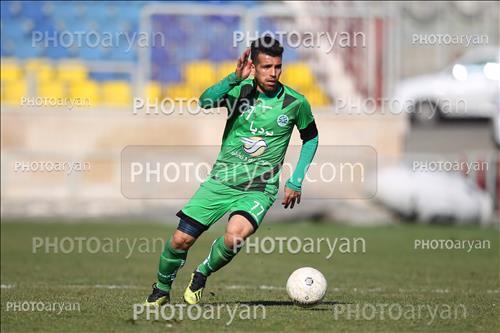 <span style='background: #33747a;box-shadow: 2px 3px 5px black;font-weight: 300;font-size: 10px;border-radius: 2px;margin: 2px;color: #fff;padding: 2px 5px;font - size: 10px;line - height: 22px; '>حمید خدابنده لو</span> 