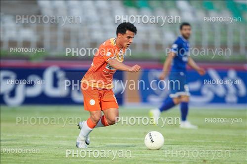 <span style='background: #33747a;box-shadow: 2px 3px 5px black;font-weight: 300;font-size: 10px;border-radius: 2px;margin: 2px;color: #fff;padding: 2px 5px;font - size: 10px;line - height: 22px; '>امیر حسین حسین زاده</span> 