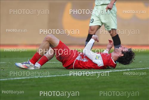 <span style='background: #33747a;box-shadow: 2px 3px 5px black;font-weight: 300;font-size: 10px;border-radius: 2px;margin: 2px;color: #fff;padding: 2px 5px;font - size: 10px;line - height: 22px; '>گیورگی گولسیانی Giorgi Gvelesiani</span> 